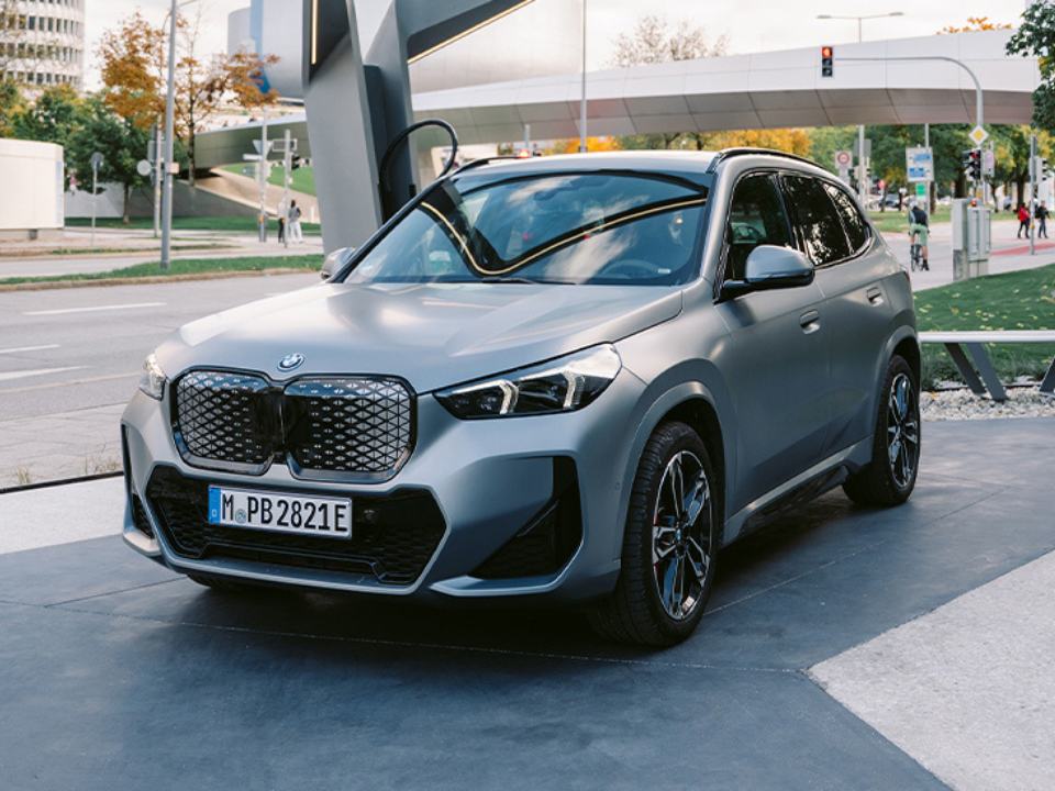 BMW iX1 eDrive20 M Sport<br>con Leasing finanziario WHY-BUY